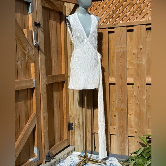 🆕 MISHA COLLECTION 🧿 NWOT The Sapphire Sequins Mini Dress, Ivory Sz M US 6 - Picture 2 of 16